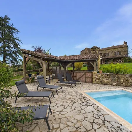 Maison Typique Dordogne Avec Piscine & Vue 펜션